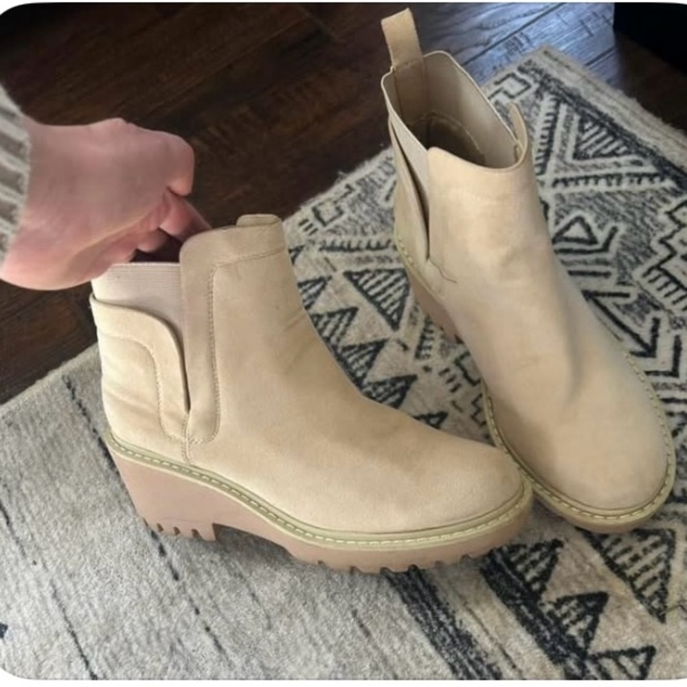 Stylish Tan Ankle Boots
